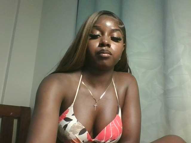 Sexykitten1 live cam on BongaCams