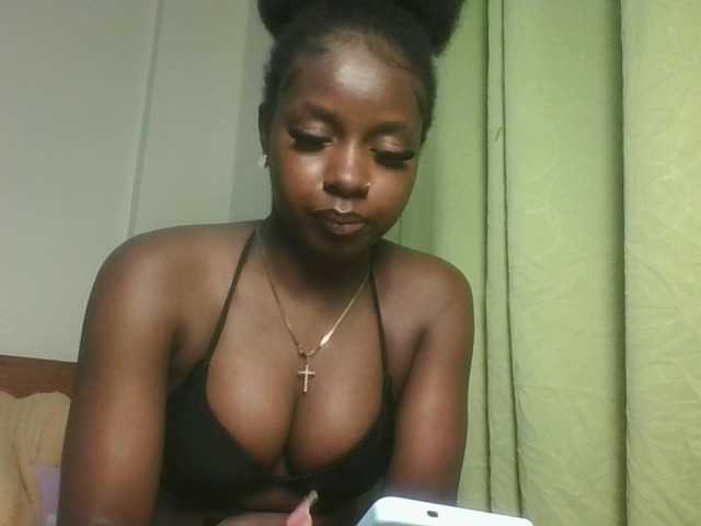 Sexykitten1 live cam on BongaCams