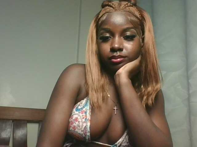 Sexykitten1 live cam on BongaCams