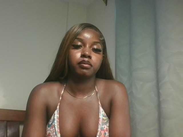 Sexykitten1 live cam on BongaCams