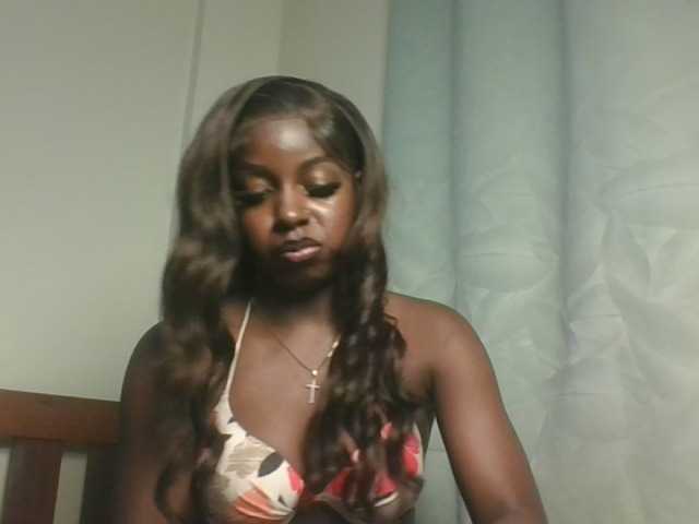 Sexykitten1 live cam on BongaCams
