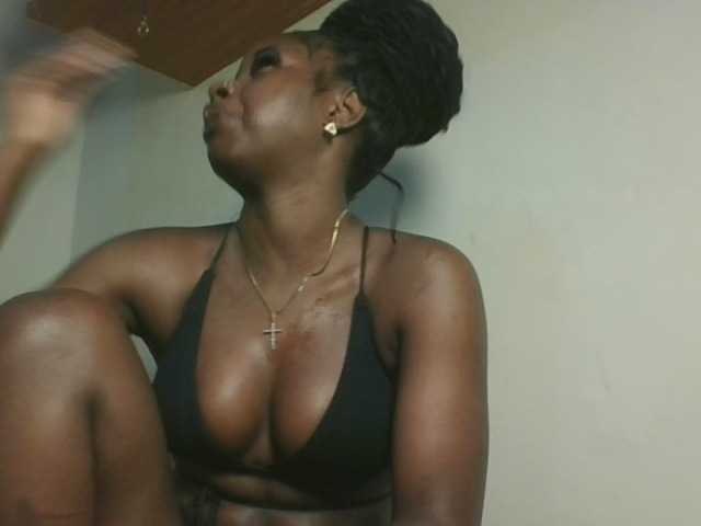 Sexykitten1 live cam on BongaCams