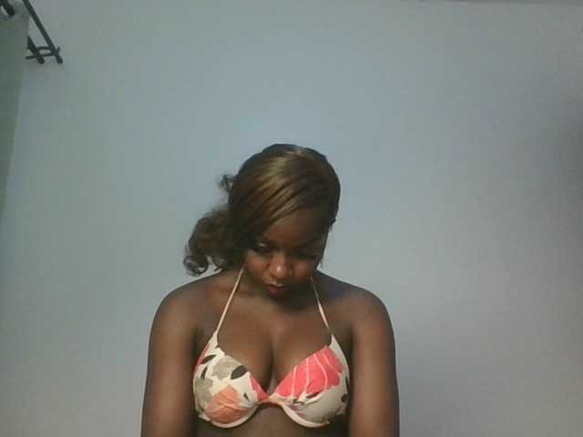 Sexykitten1 live cam on BongaCams