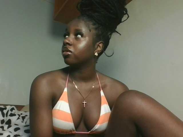 Sexykitten1 live cam on BongaCams
