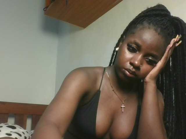 Sexykitten1 live cam on BongaCams