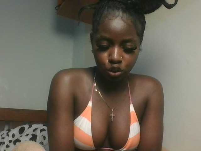 Sexykitten1 live cam on BongaCams