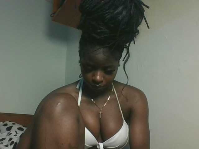 Sexykitten1 live cam on BongaCams