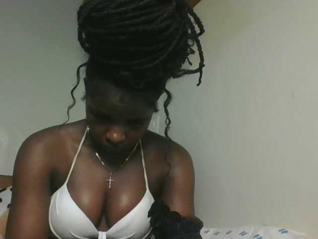 Sexykitten1 live cam on BongaCams