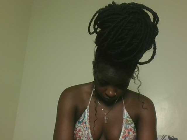 Sexykitten1 live cam on BongaCams