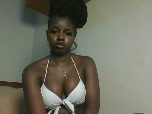 Sexykitten1 live cam on BongaCams
