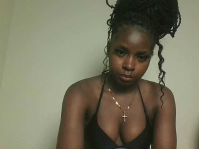 Sexykitten1 live cam on BongaCams