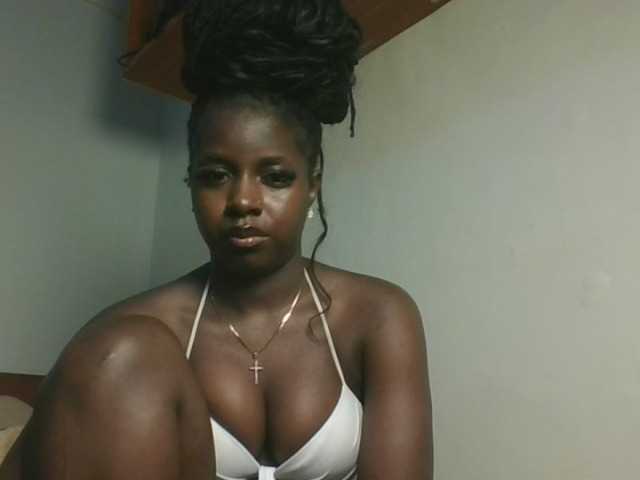 Sexykitten1 live cam on BongaCams