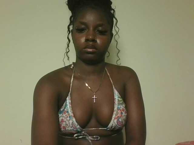 Sexykitten1 live cam on BongaCams