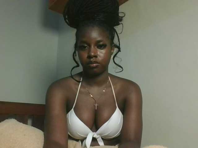 Sexykitten1 live cam on BongaCams