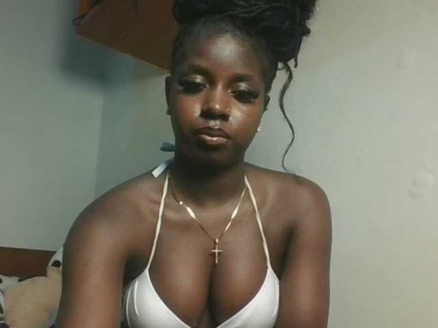 Sexykitten1 live cam on BongaCams