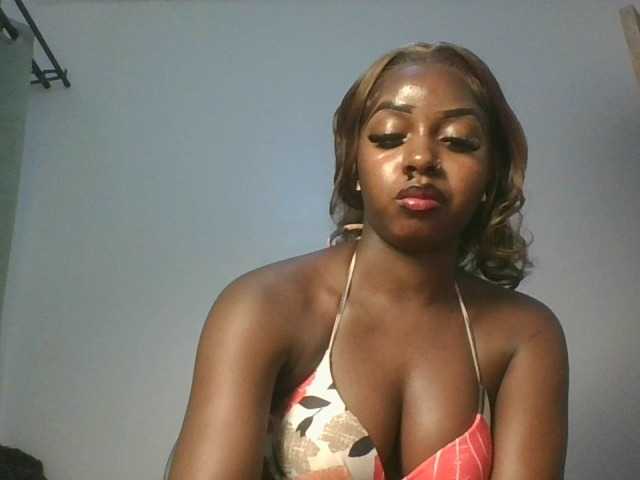 Sexykitten1 live cam on BongaCams