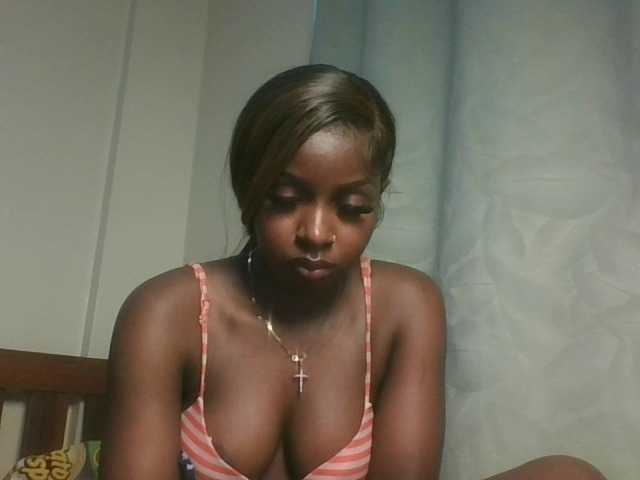 Sexykitten1 live cam on BongaCams