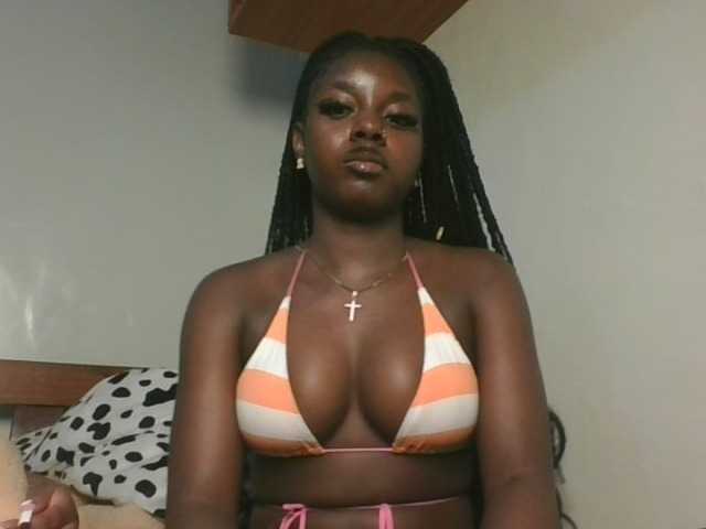 Sexykitten1 live cam on BongaCams