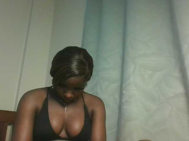 Sexykitten1 live cam on BongaCams