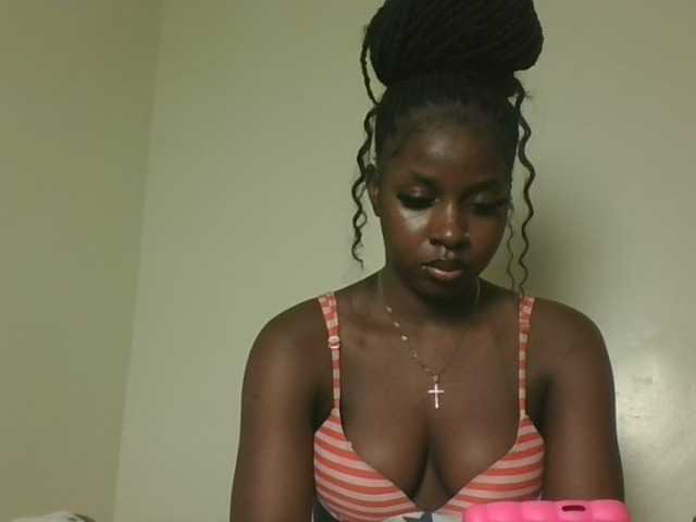 Sexykitten1 live cam on BongaCams