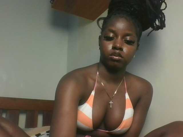 Sexykitten1 live cam on BongaCams