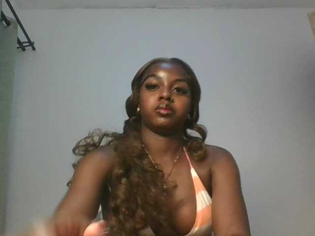 Sexykitten1 live cam on BongaCams