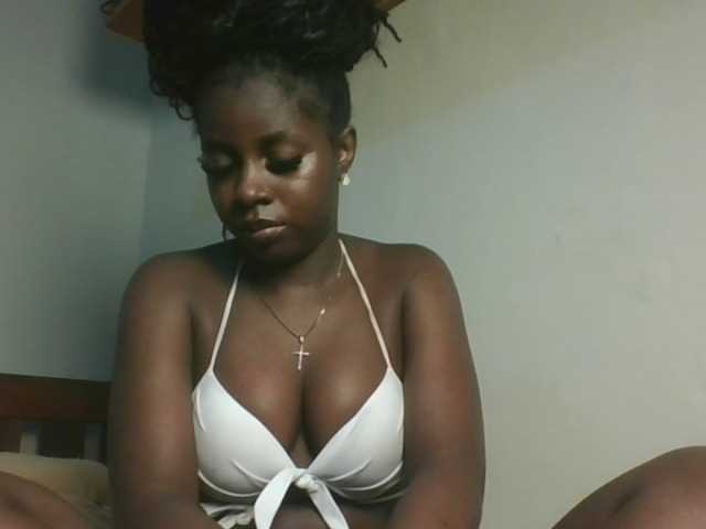 Sexykitten1 live cam on BongaCams