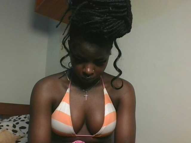 Sexykitten1 live cam on BongaCams