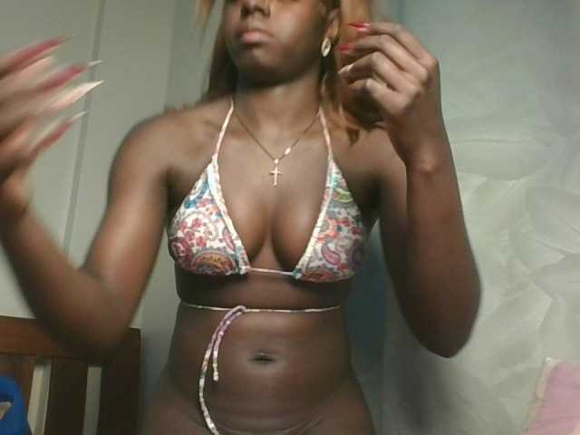 Sexykitten1 live cam on BongaCams