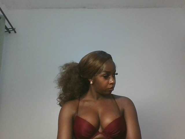Sexykitten1 live cam on BongaCams