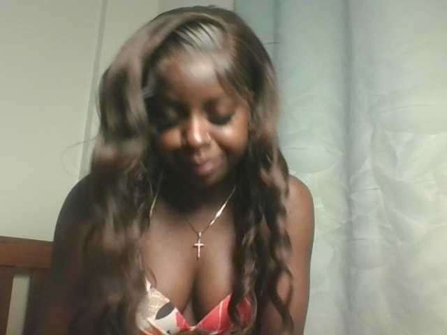 Sexykitten1 live cam on BongaCams