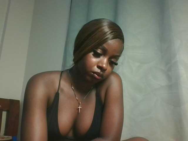 Sexykitten1 live cam on BongaCams