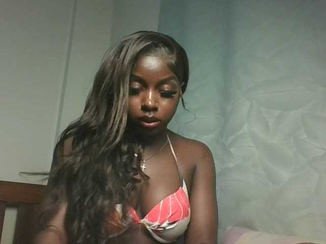 Sexykitten1 live cam on BongaCams