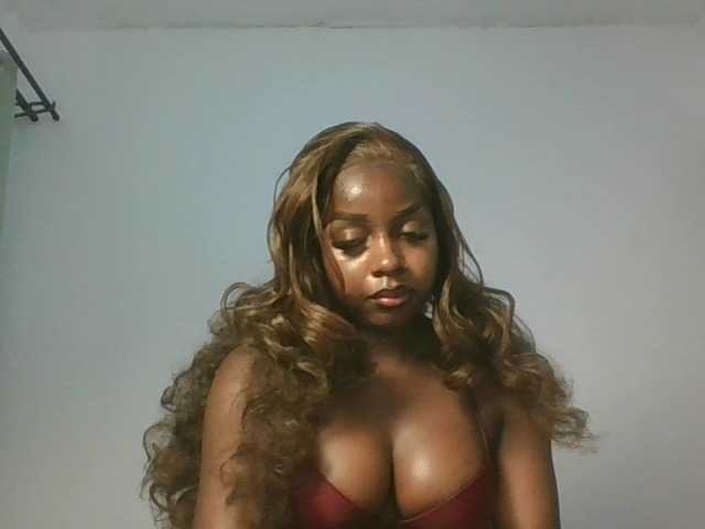 Sexykitten1 live cam on BongaCams