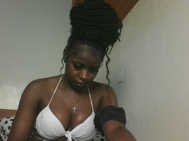 Sexykitten1 live cam on BongaCams