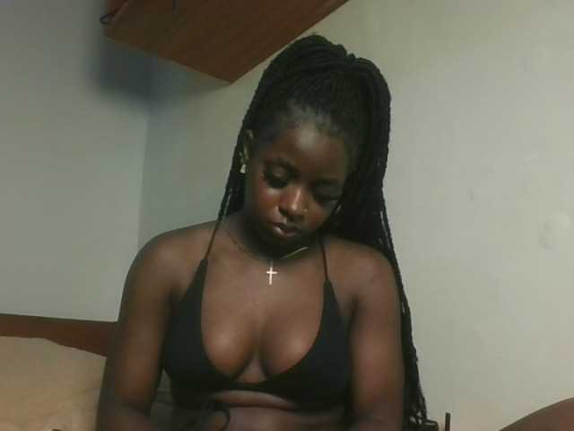 Sexykitten1 live cam on BongaCams