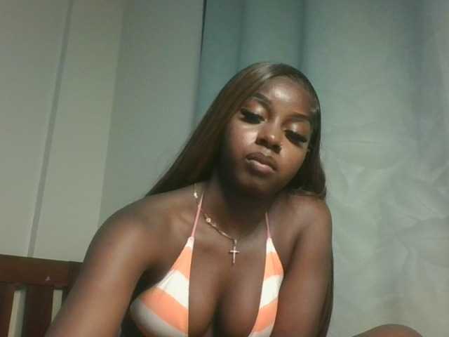 Sexykitten1 live cam on BongaCams
