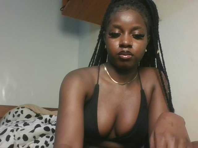 Sexykitten1 live cam on BongaCams
