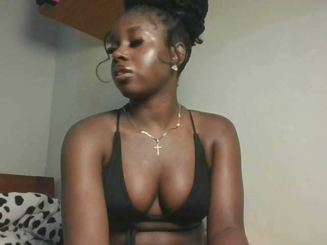 Sexykitten1 live cam on BongaCams