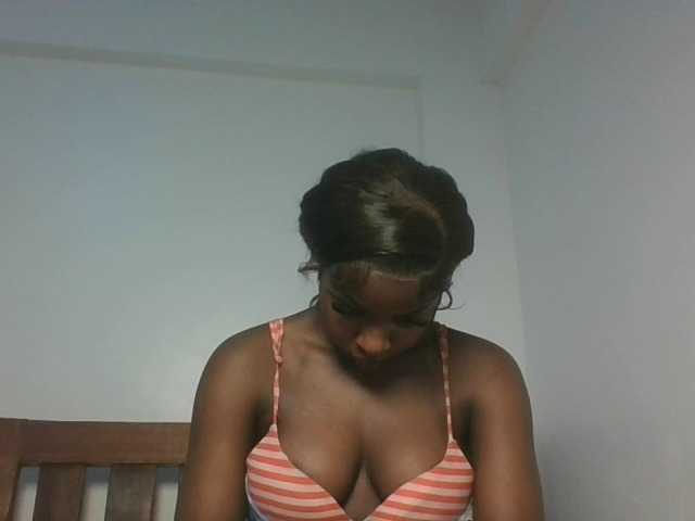 Sexykitten1 live cam on BongaCams