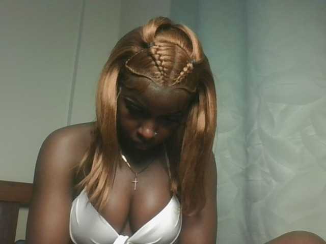 Sexykitten1 live cam on BongaCams
