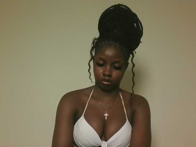 Sexykitten1 live cam on BongaCams