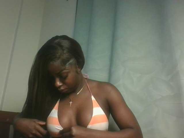 Sexykitten1 live cam on BongaCams