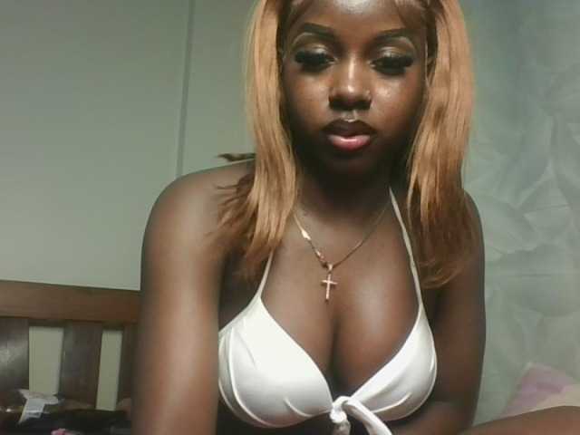 Sexykitten1 live cam on BongaCams