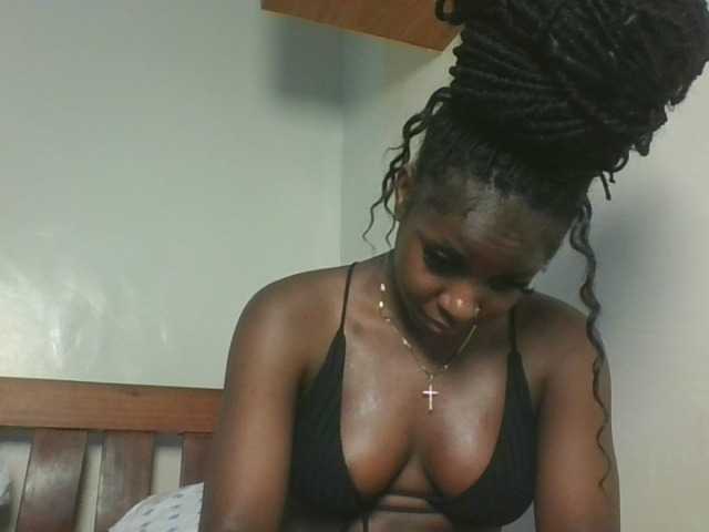 Sexykitten1 live cam on BongaCams
