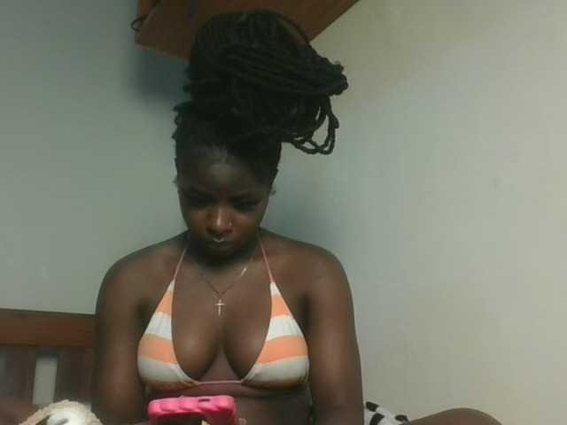 Sexykitten1 live cam on BongaCams