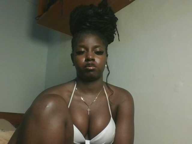 Sexykitten1 live cam on BongaCams