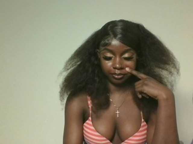 Sexykitten1 live cam on BongaCams