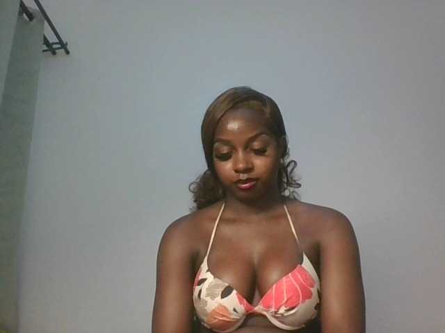 Sexykitten1 live cam on BongaCams