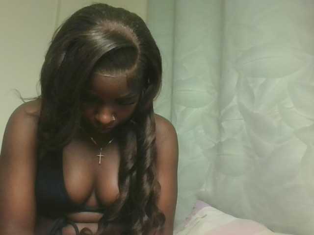 Sexykitten1 live cam on BongaCams